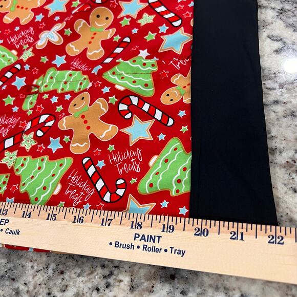 Divine Scrub- Women’s Medium -Christmas design -Short Sleeve -V-neck -Red Black - Picture 5 of 10